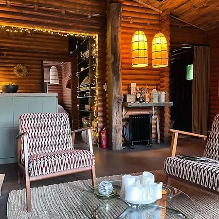 Chalet Woods-hottub & Ac La Roche-en-Ardenne