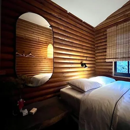 Woods-hottub & Ac בקתה