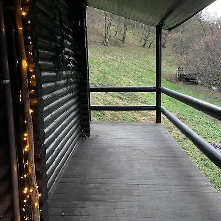 Woods-hottub & Ac בקתה *