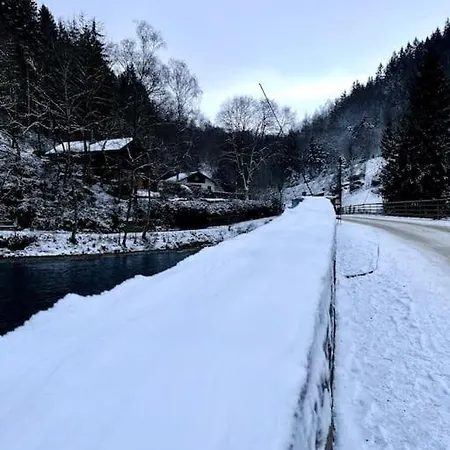 Woods-hottub & Ac לה רושה - אן - ארדן