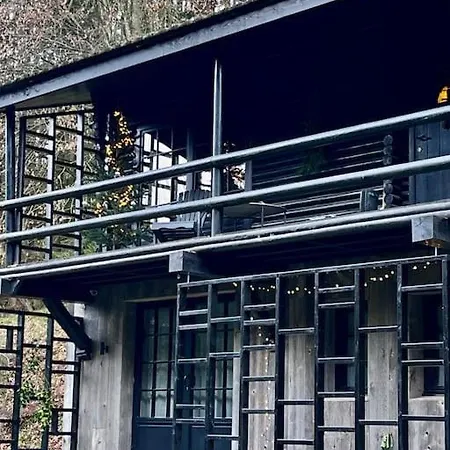 Woods-hottub & Ac * לה רושה - אן - ארדן